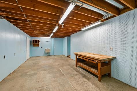 2060 Litchfield Drive Hiawatha IA 52233