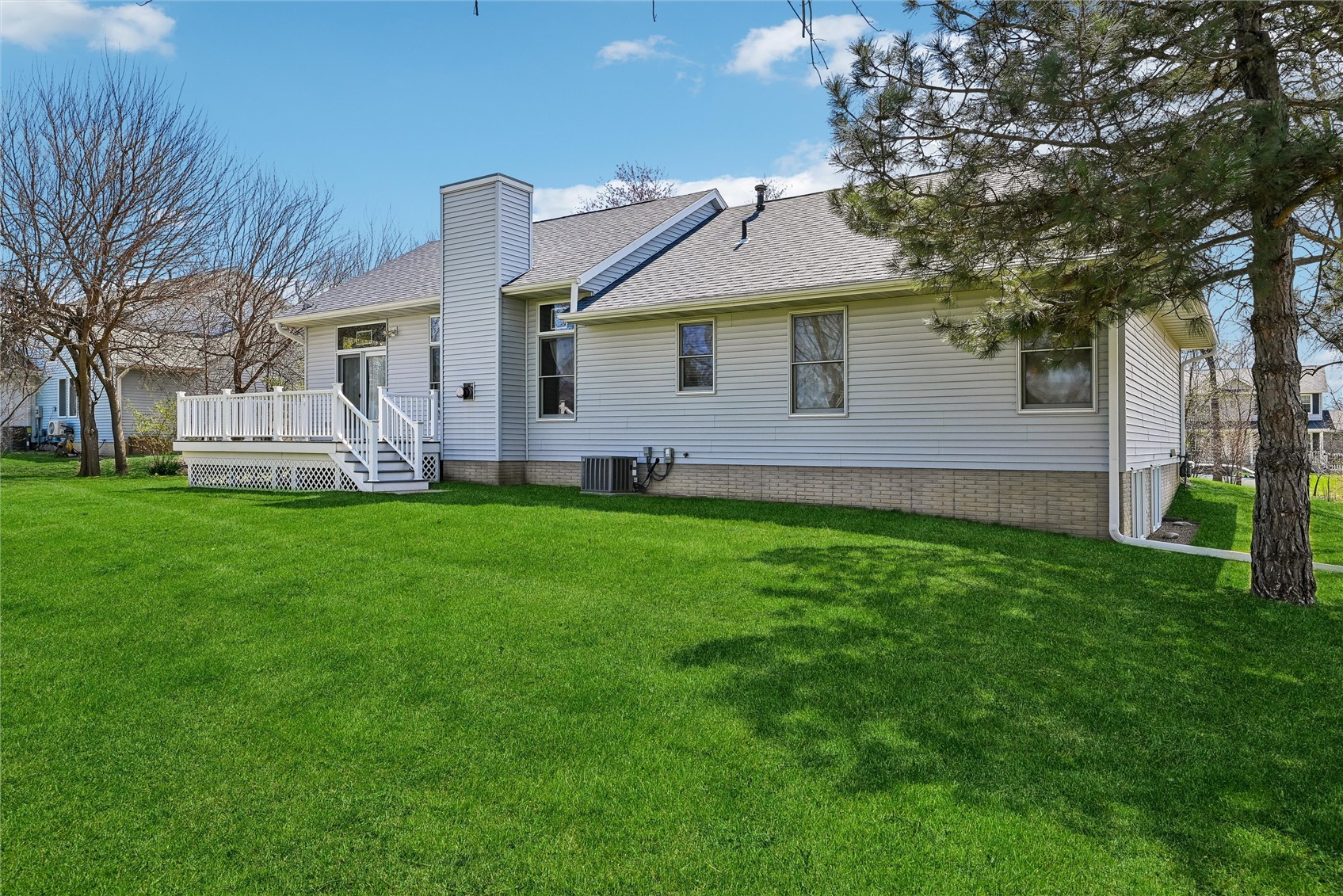 2060 Litchfield Drive Hiawatha IA 52233