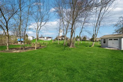 2060 Litchfield Drive Hiawatha IA 52233