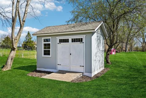 2060 Litchfield Drive Hiawatha IA 52233