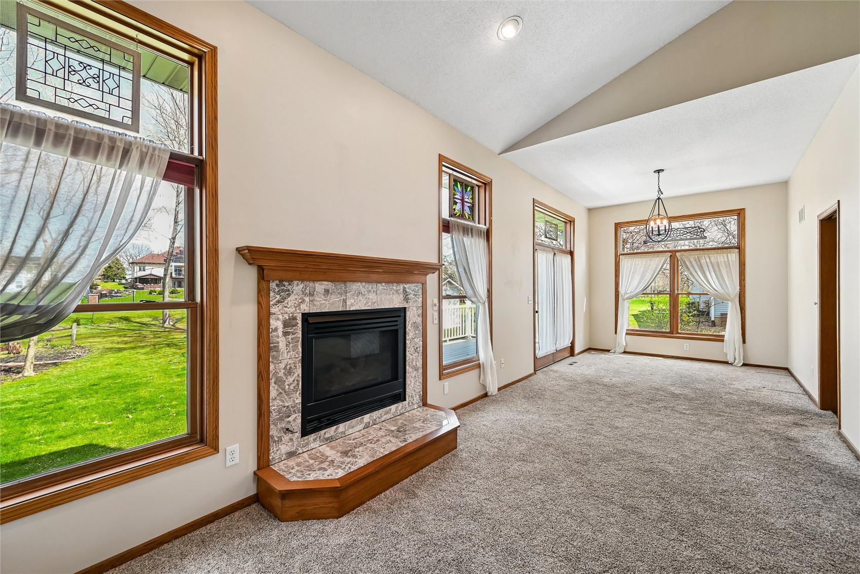 2060 Litchfield Drive Hiawatha IA 52233
