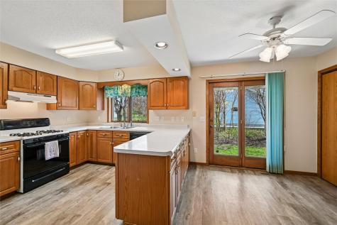 2060 Litchfield Drive Hiawatha IA 52233