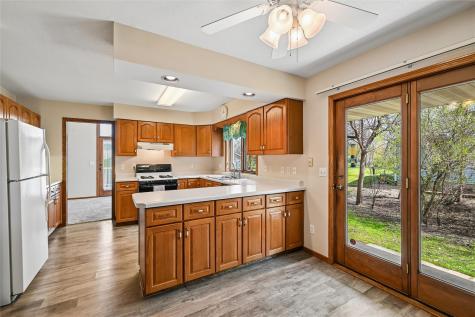 2060 Litchfield Drive Hiawatha IA 52233