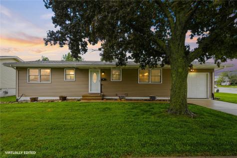 172 NW Sunrise Cedar Rapids IA 52405