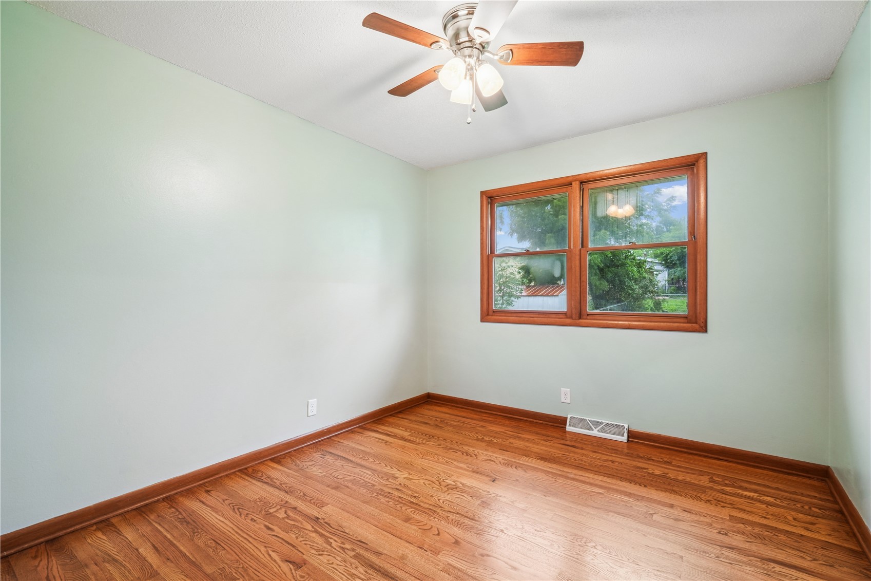 172 NW Sunrise Cedar Rapids IA 52405