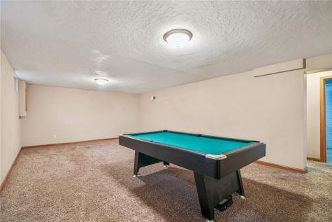 172 NW Sunrise Cedar Rapids IA 52405