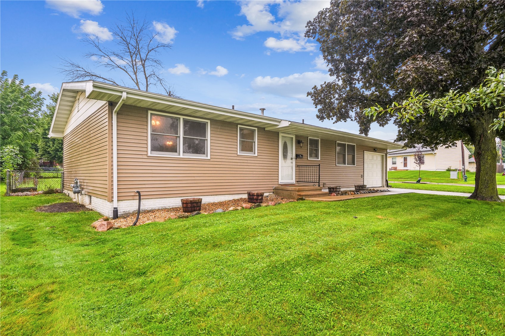 172 NW Sunrise Cedar Rapids IA 52405