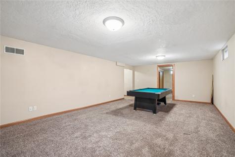 172 NW Sunrise Cedar Rapids IA 52405