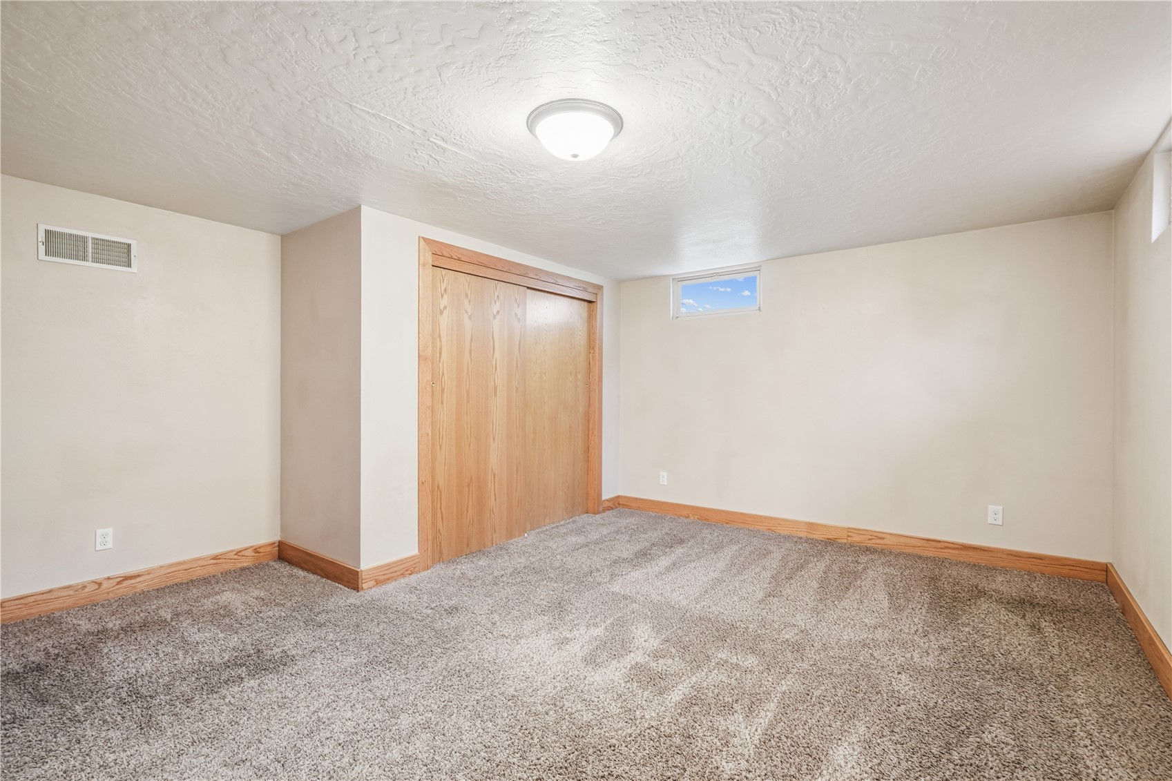172 NW Sunrise Cedar Rapids IA 52405