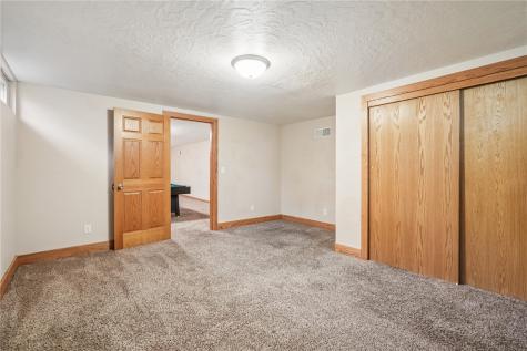 172 NW Sunrise Cedar Rapids IA 52405