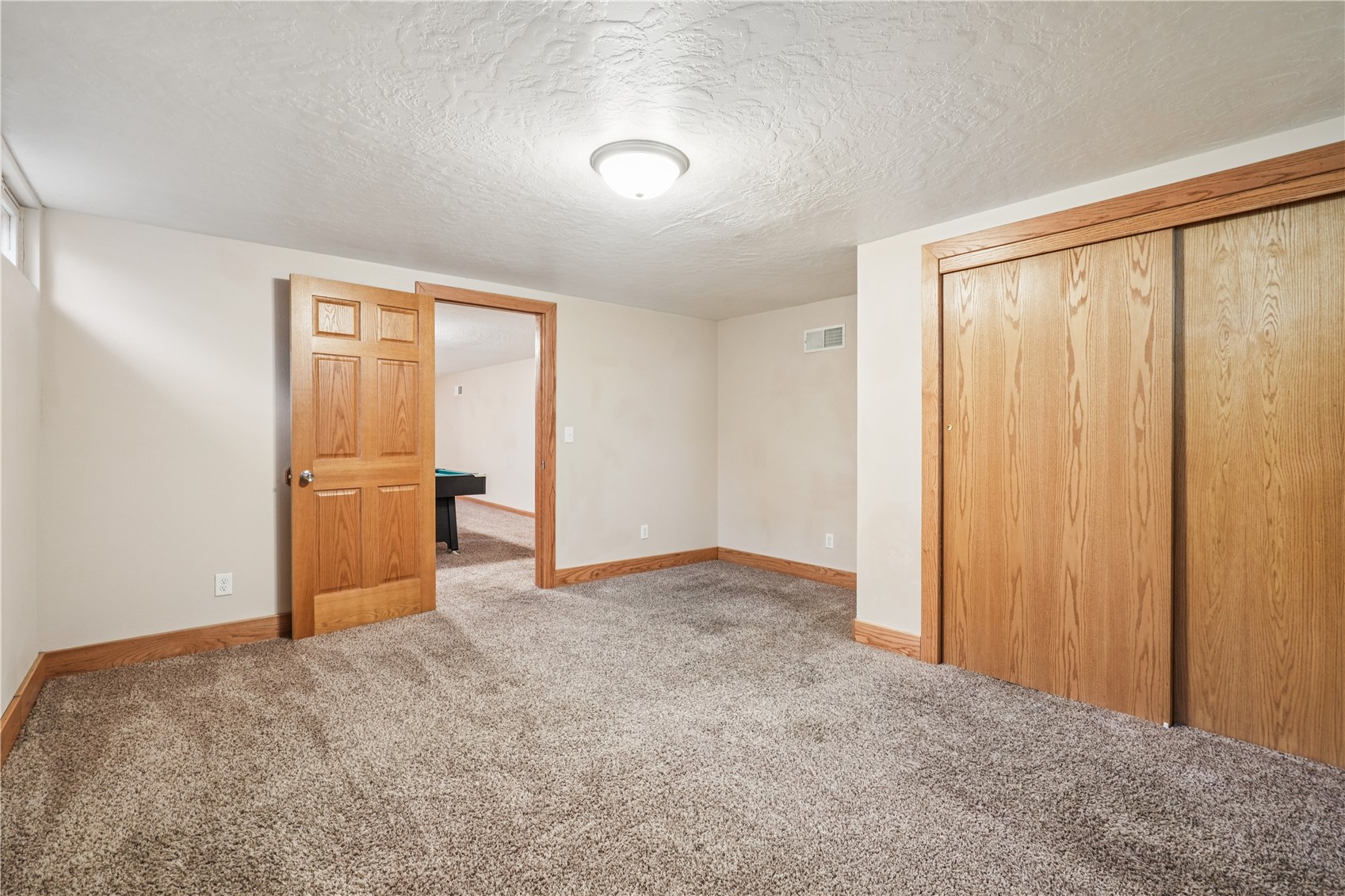 172 NW Sunrise Cedar Rapids IA 52405