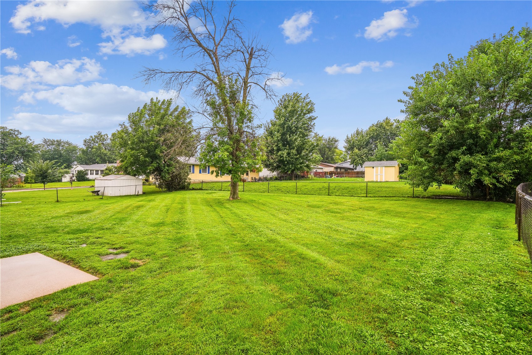 172 NW Sunrise Cedar Rapids IA 52405
