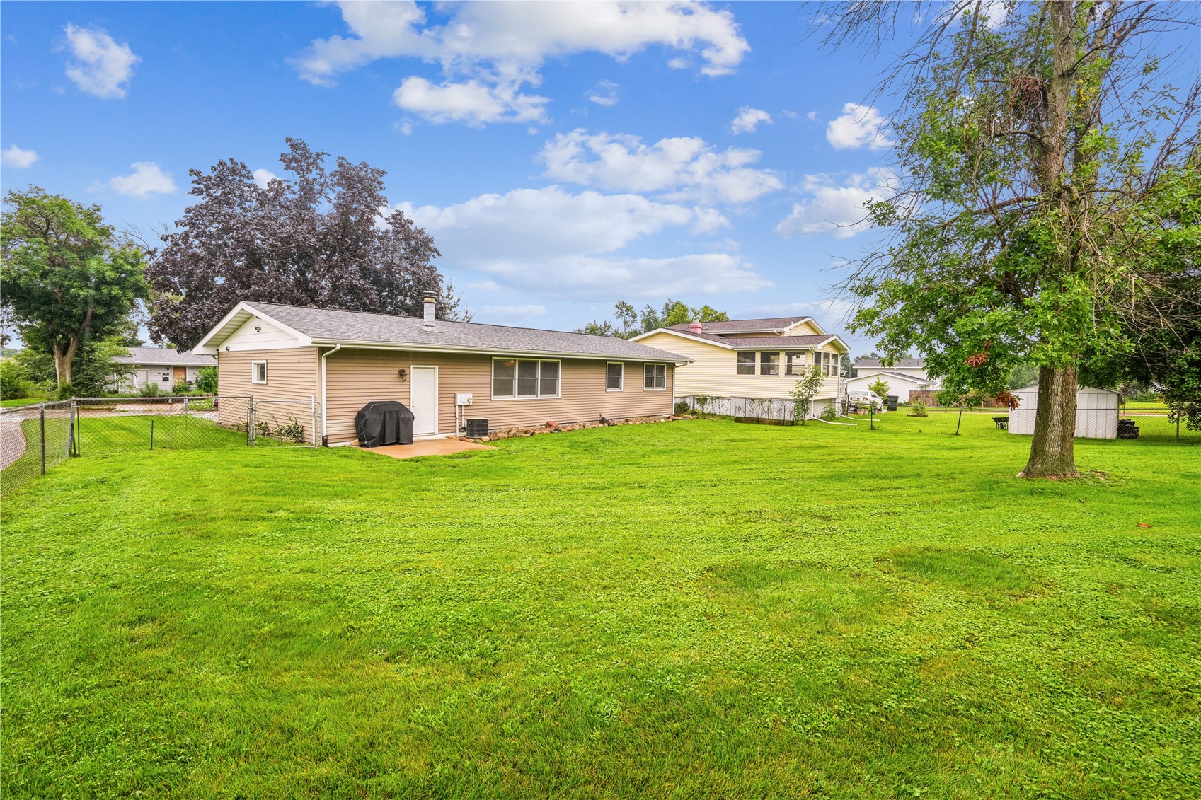 172 NW Sunrise Cedar Rapids IA 52405