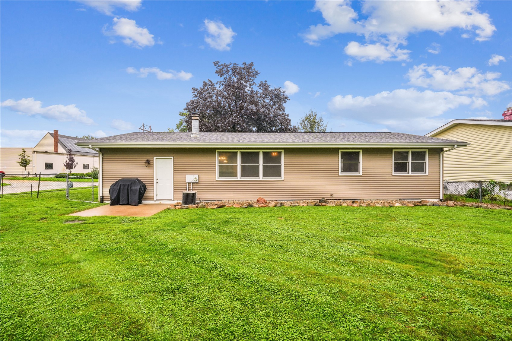 172 NW Sunrise Cedar Rapids IA 52405