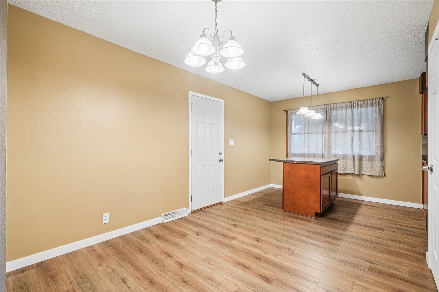 172 NW Sunrise Cedar Rapids IA 52405