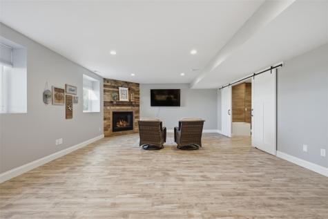 3095 Ridgeview Drive Ely IA 52227