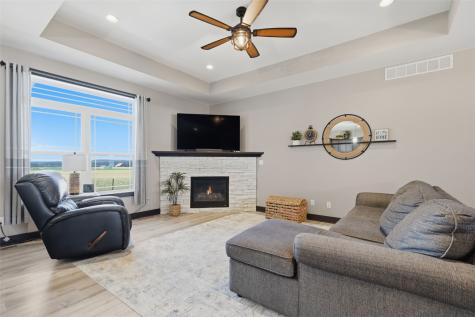 3095 Ridgeview Drive Ely IA 52227