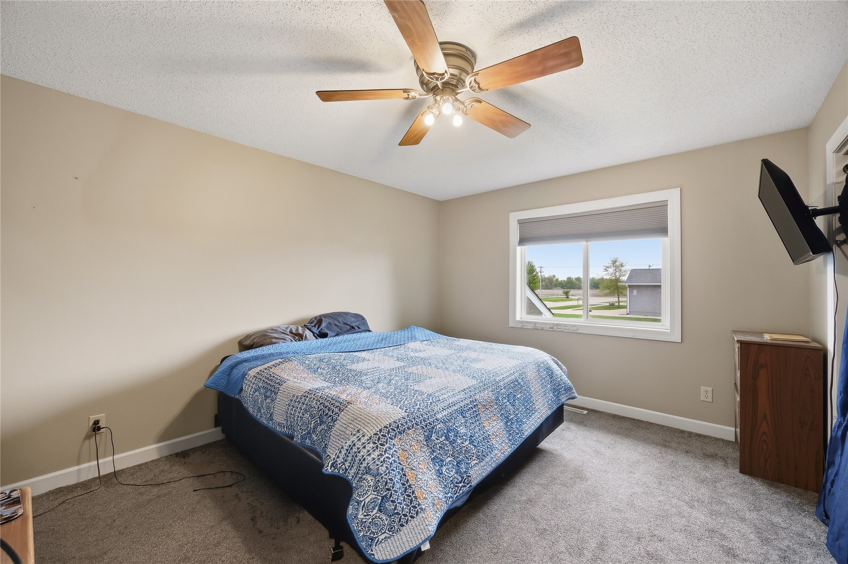 206 Longworth Avenue Alburnett IA 52202