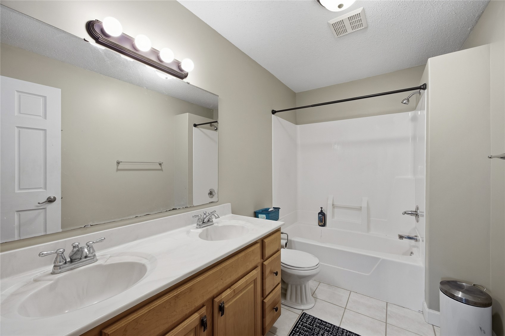 206 Longworth Avenue Alburnett IA 52202