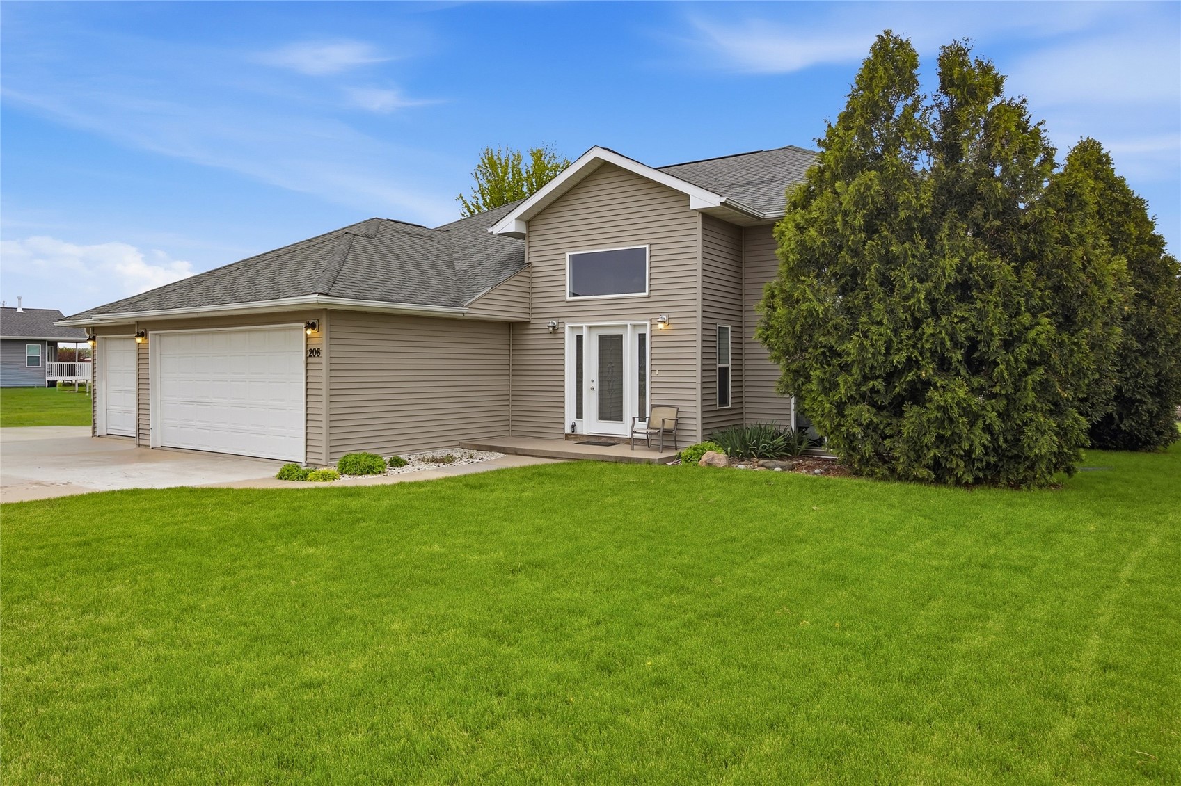 206 Longworth Avenue Alburnett IA 52202