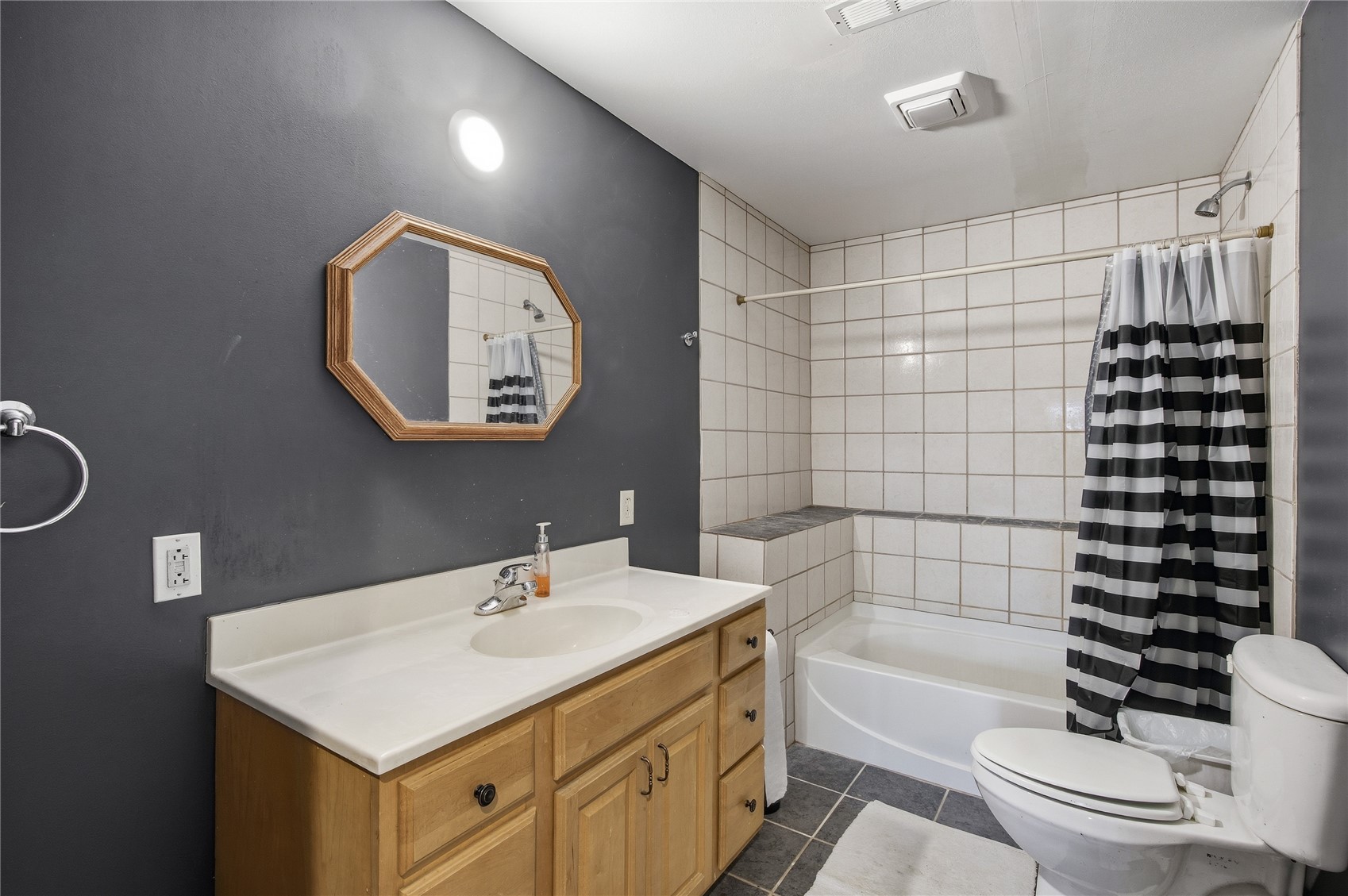 206 Longworth Avenue Alburnett IA 52202
