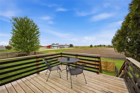 206 Longworth Avenue Alburnett IA 52202