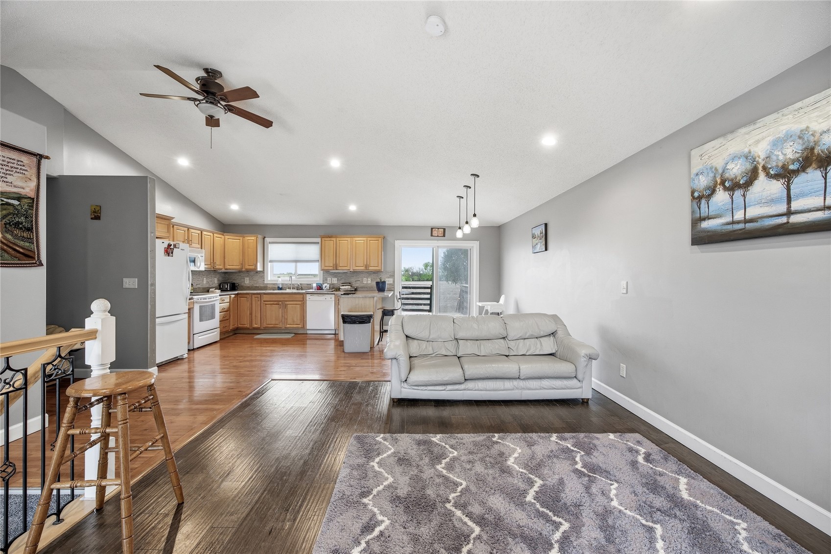 206 Longworth Avenue Alburnett IA 52202