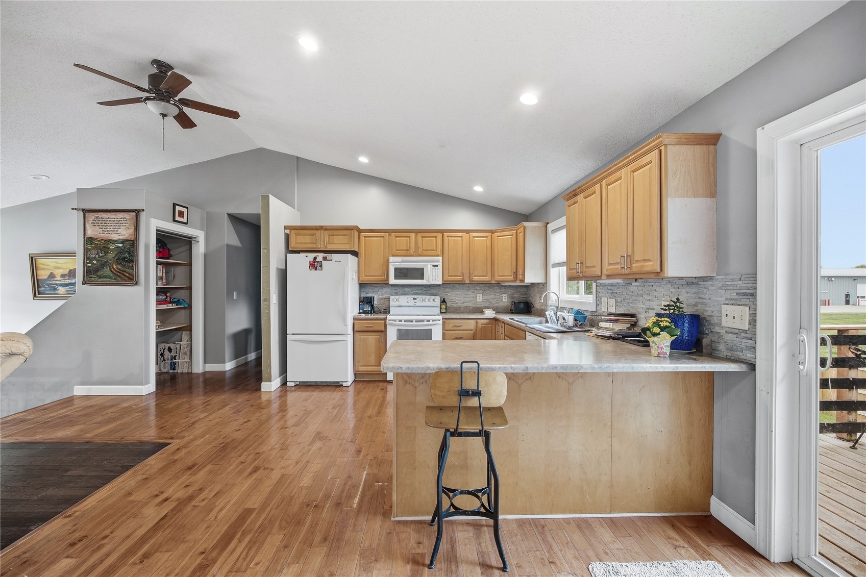206 Longworth Avenue Alburnett IA 52202