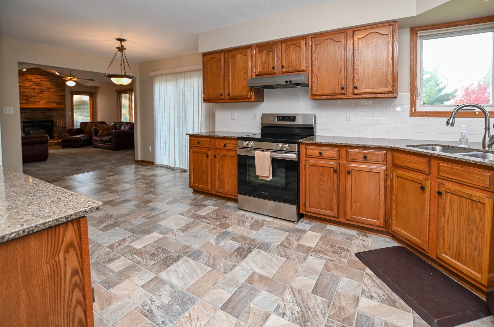 4135 Riverside Drive NE Cedar Rapids IA 52411