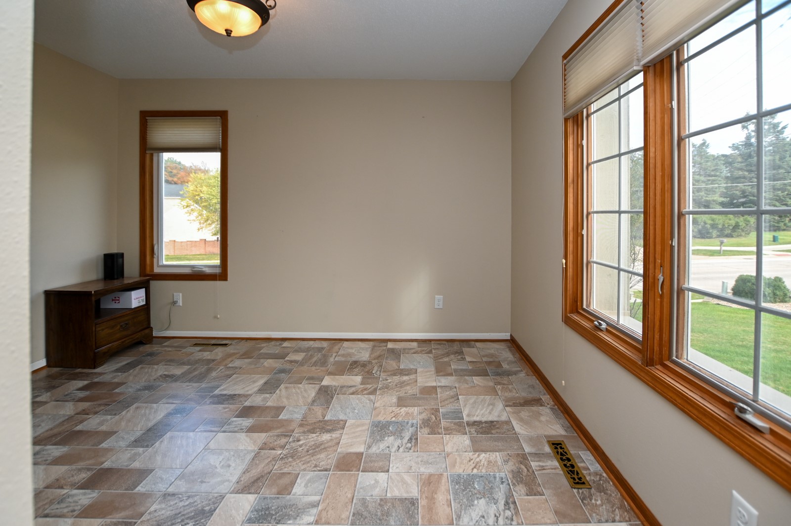 4135 Riverside Drive NE Cedar Rapids IA 52411