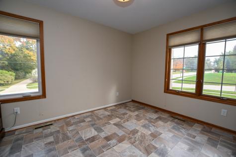 4135 Riverside Drive NE Cedar Rapids IA 52411