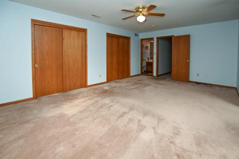 4135 Riverside Drive NE Cedar Rapids IA 52411