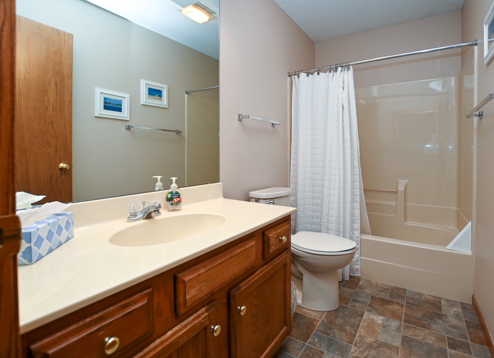 4135 Riverside Drive NE Cedar Rapids IA 52411