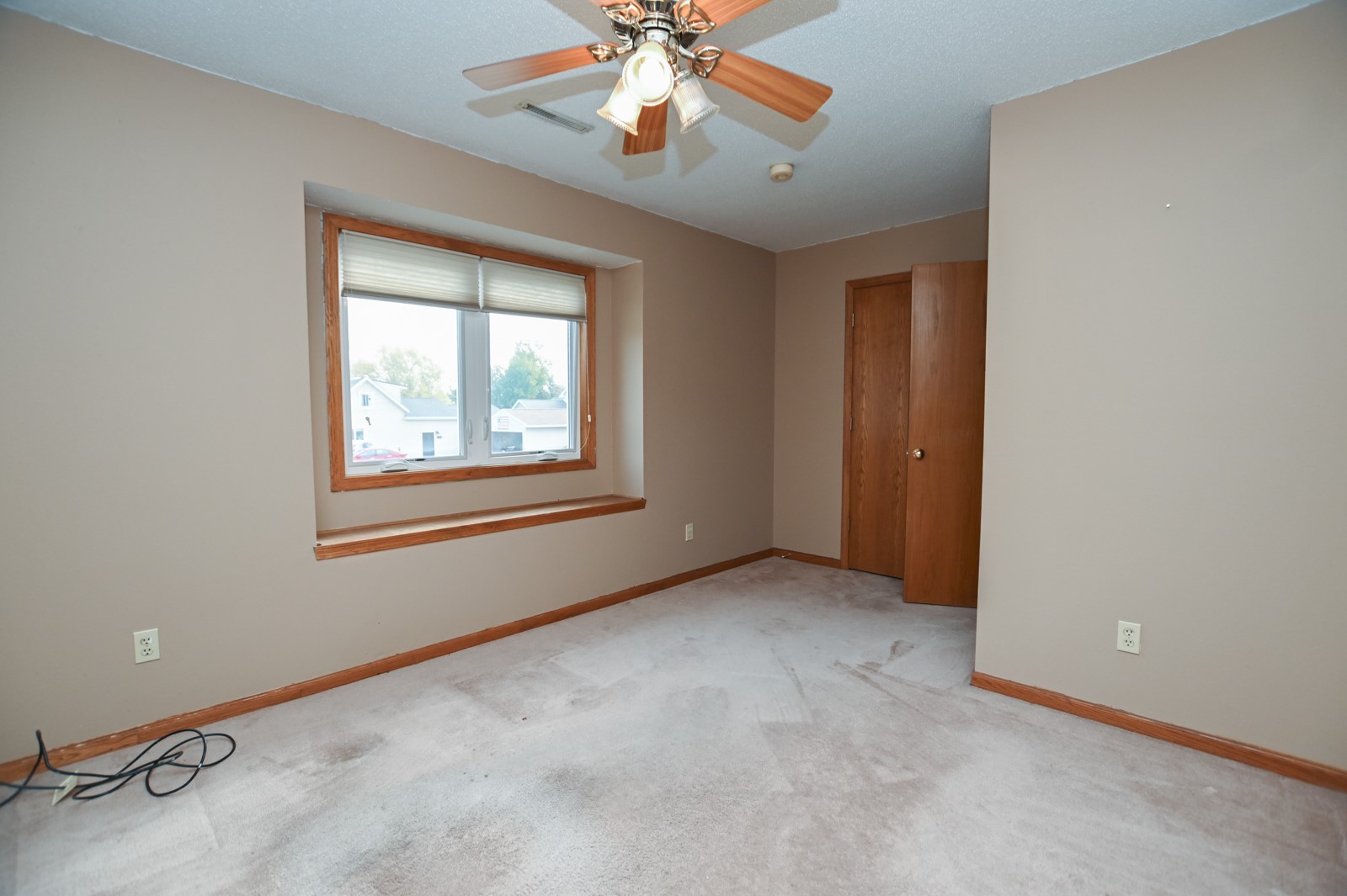 4135 Riverside Drive NE Cedar Rapids IA 52411