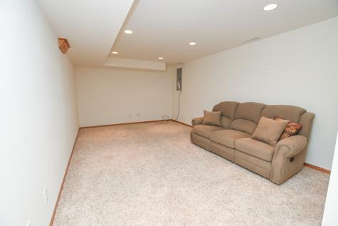 4135 Riverside Drive NE Cedar Rapids IA 52411