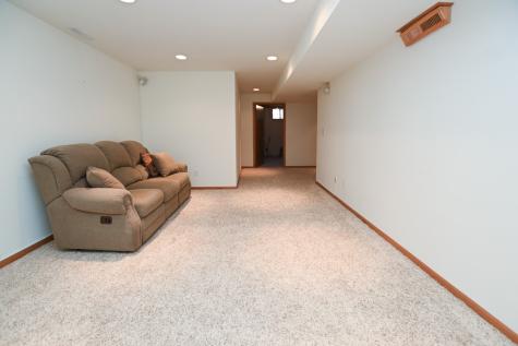 4135 Riverside Drive NE Cedar Rapids IA 52411