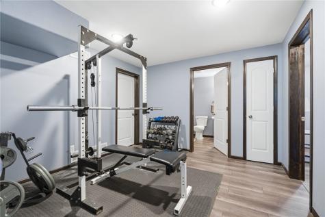 2124 Shady Grove Road SW Cedar Rapids IA 52404