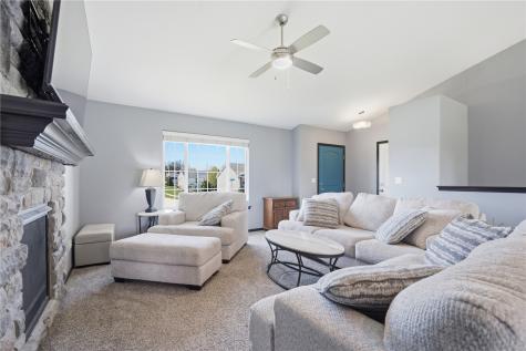 2124 Shady Grove Road SW Cedar Rapids IA 52404