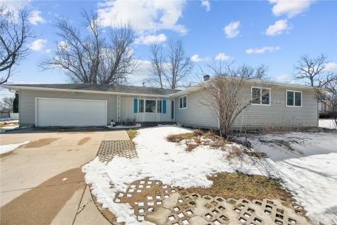 1203 East 3rd Street Anamosa IA 52205
