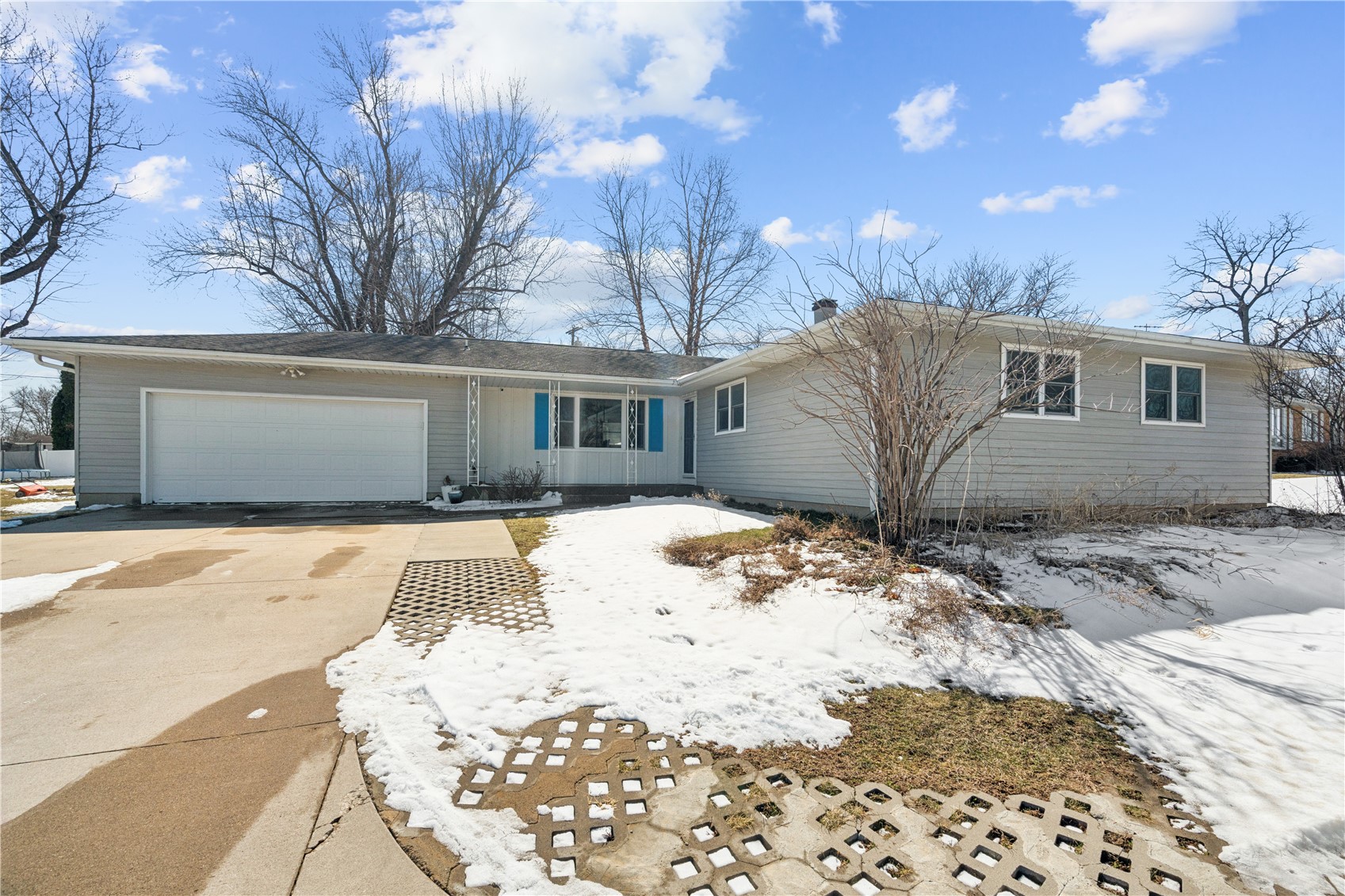 1203 East 3rd Street Anamosa IA 52205