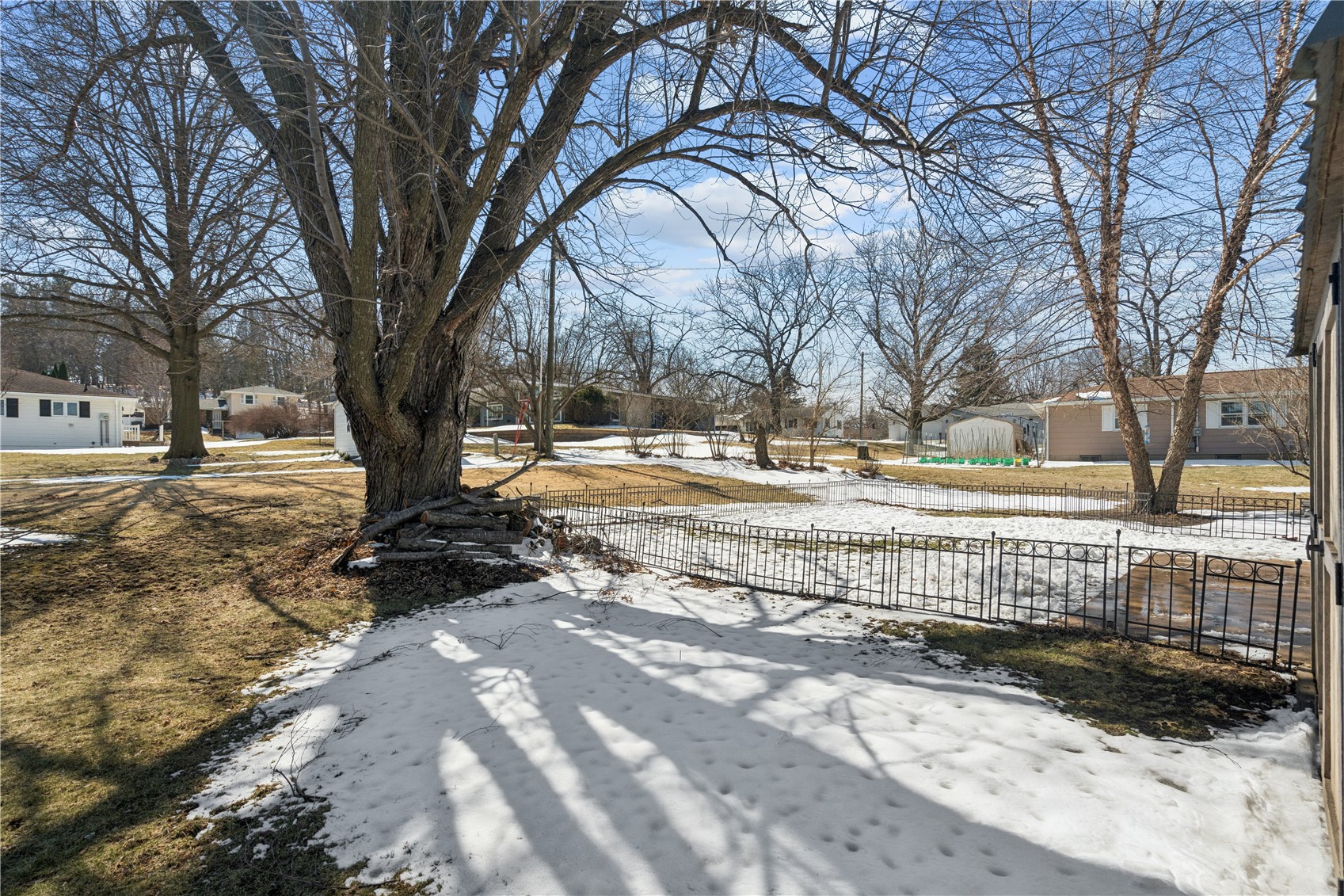 1203 East 3rd Street Anamosa IA 52205