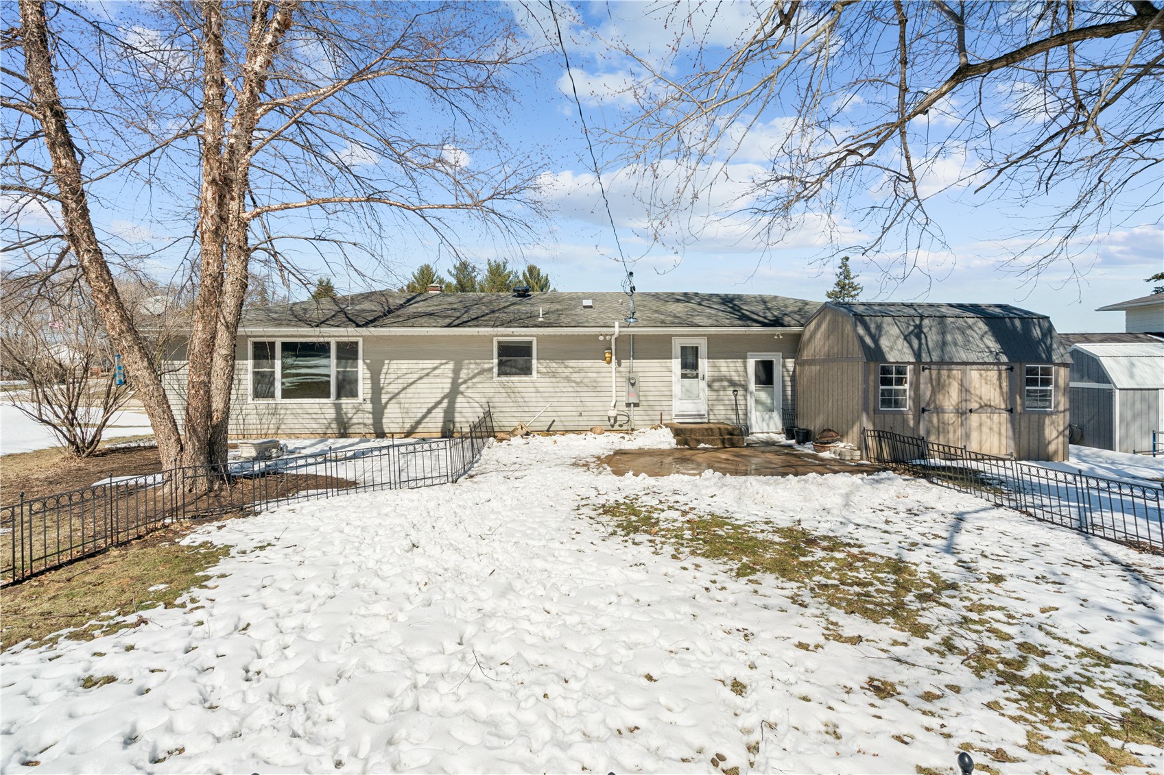 1203 East 3rd Street Anamosa IA 52205
