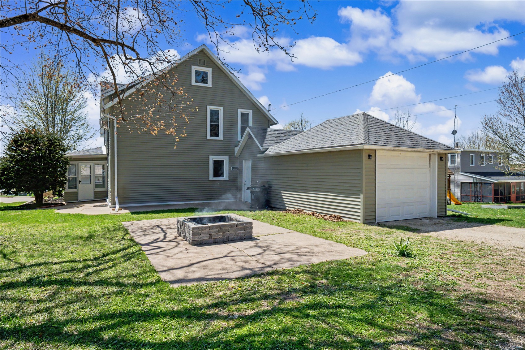 128 S Gill Street Monticello IA 52310