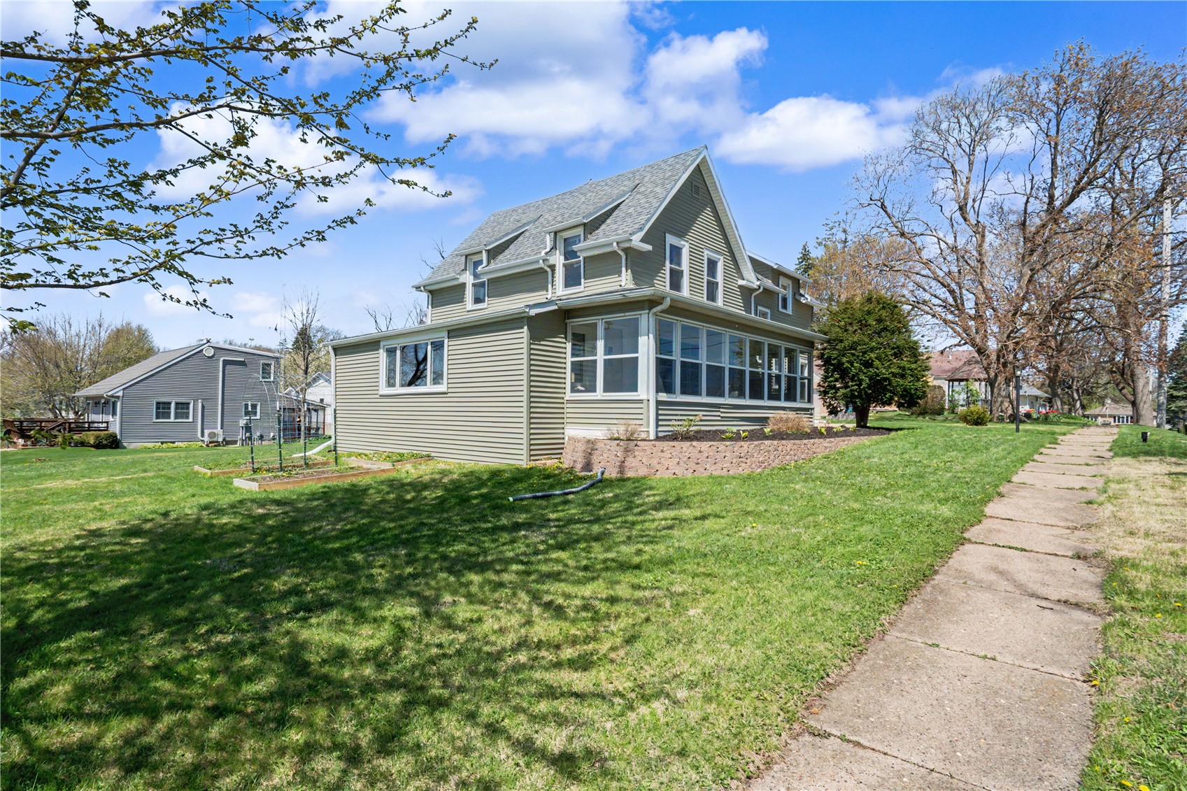 128 S Gill Street Monticello IA 52310