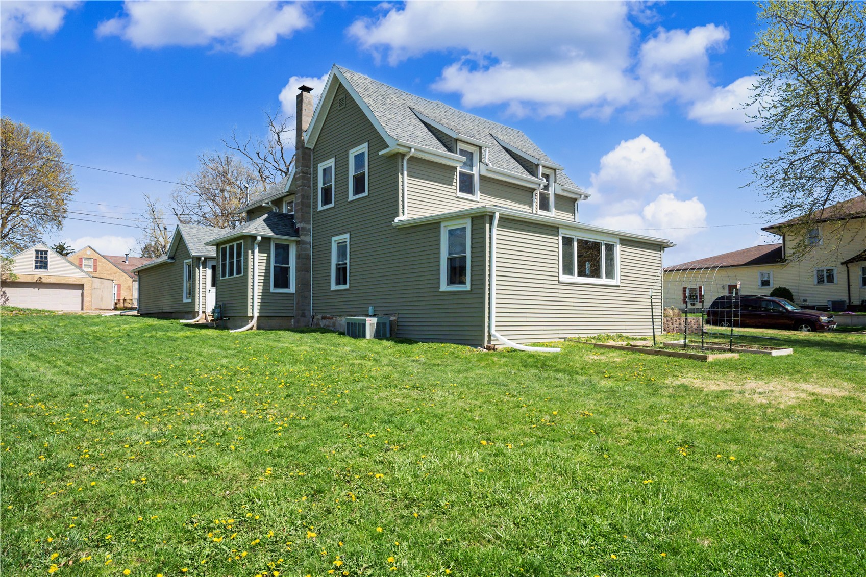 128 S Gill Street Monticello IA 52310