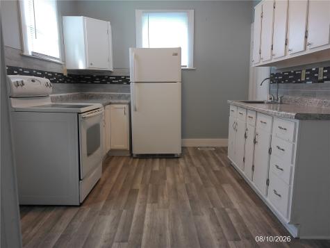 703 5th Street Victor IA 52347