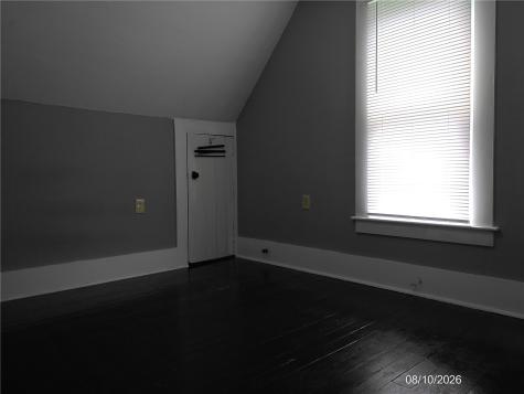 703 5th Street Victor IA 52347