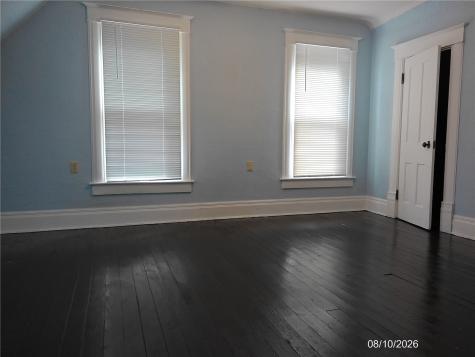 703 5th Street Victor IA 52347