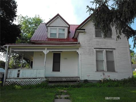 703 5th Street Victor IA 52347
