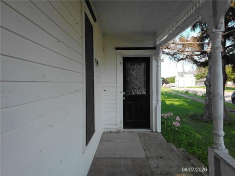703 5th Street Victor IA 52347